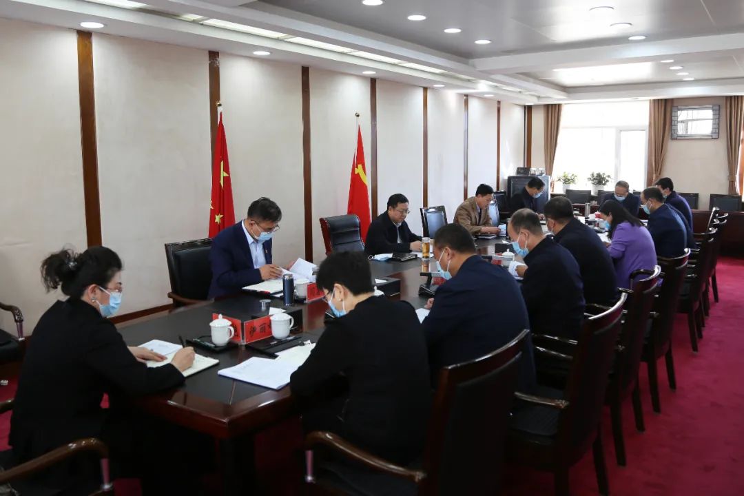 自治区民委召开党组会议传达学习习近平总书记在十九届中央政治局第三十六次集体学习时的重要讲话精神2.jpg